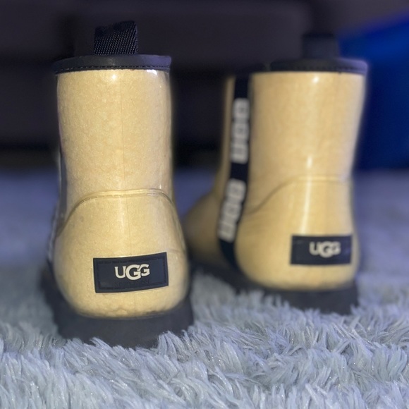 UGG Classic Clear Mini Boot Size 7 - Picture 7 of 7